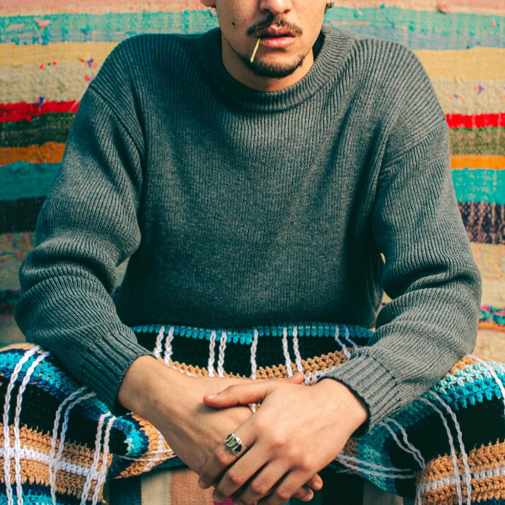 Happening in Tunis Heavyweight Grey Knit
